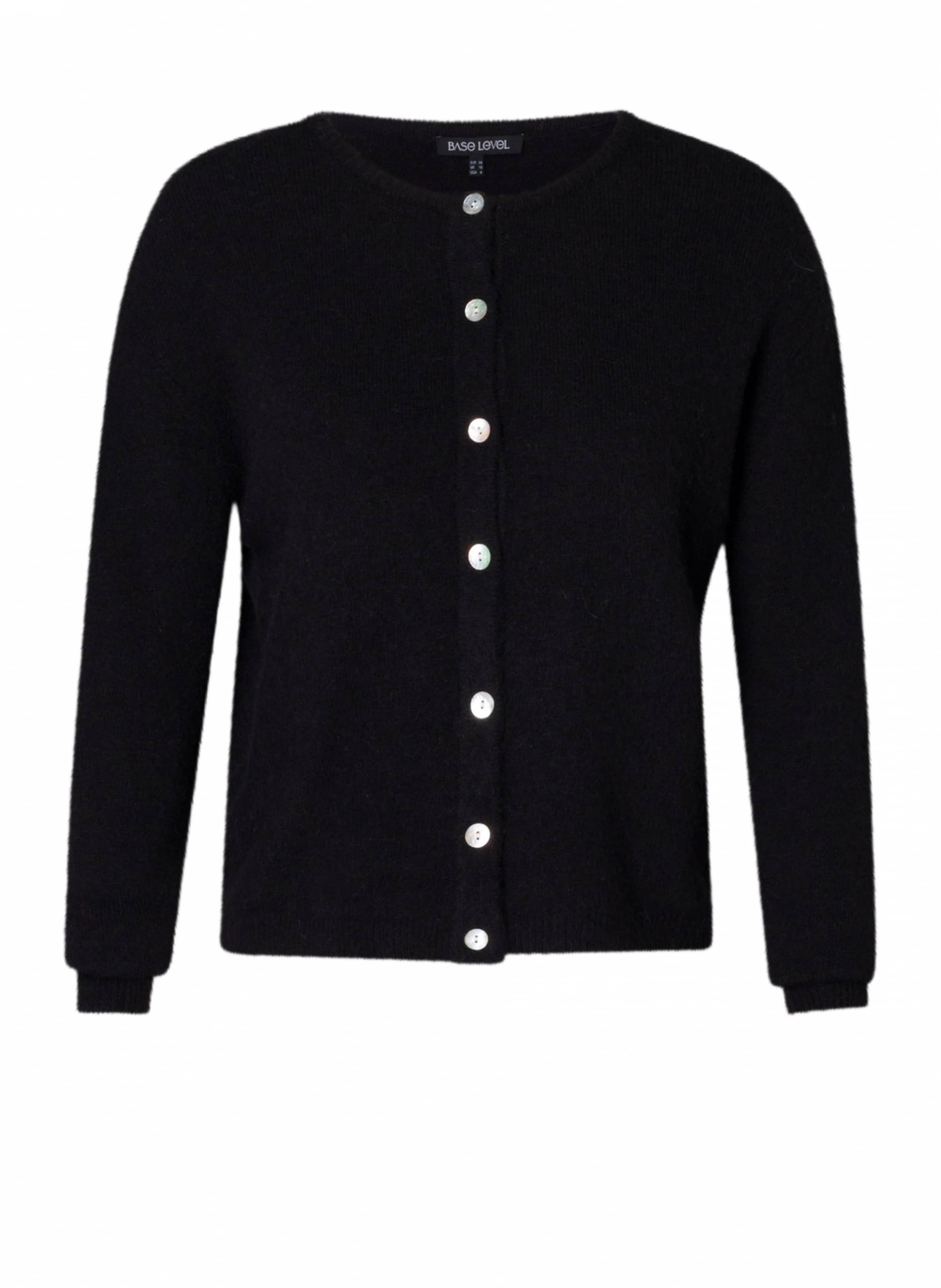 BASE LEVEL CURVY Strickjacke in Schwarz: Vorderseite