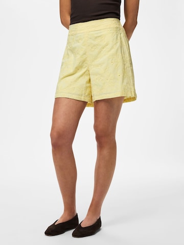 Regular Pantalon PIECES en jaune