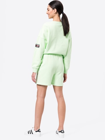 Regular Pantalon FUBU en vert