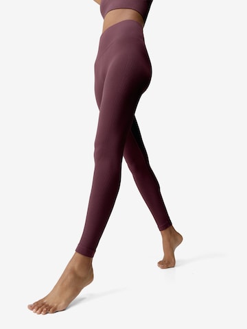 Born Living Yoga Skinny Leggings ' Flow ' in Rood: voorkant
