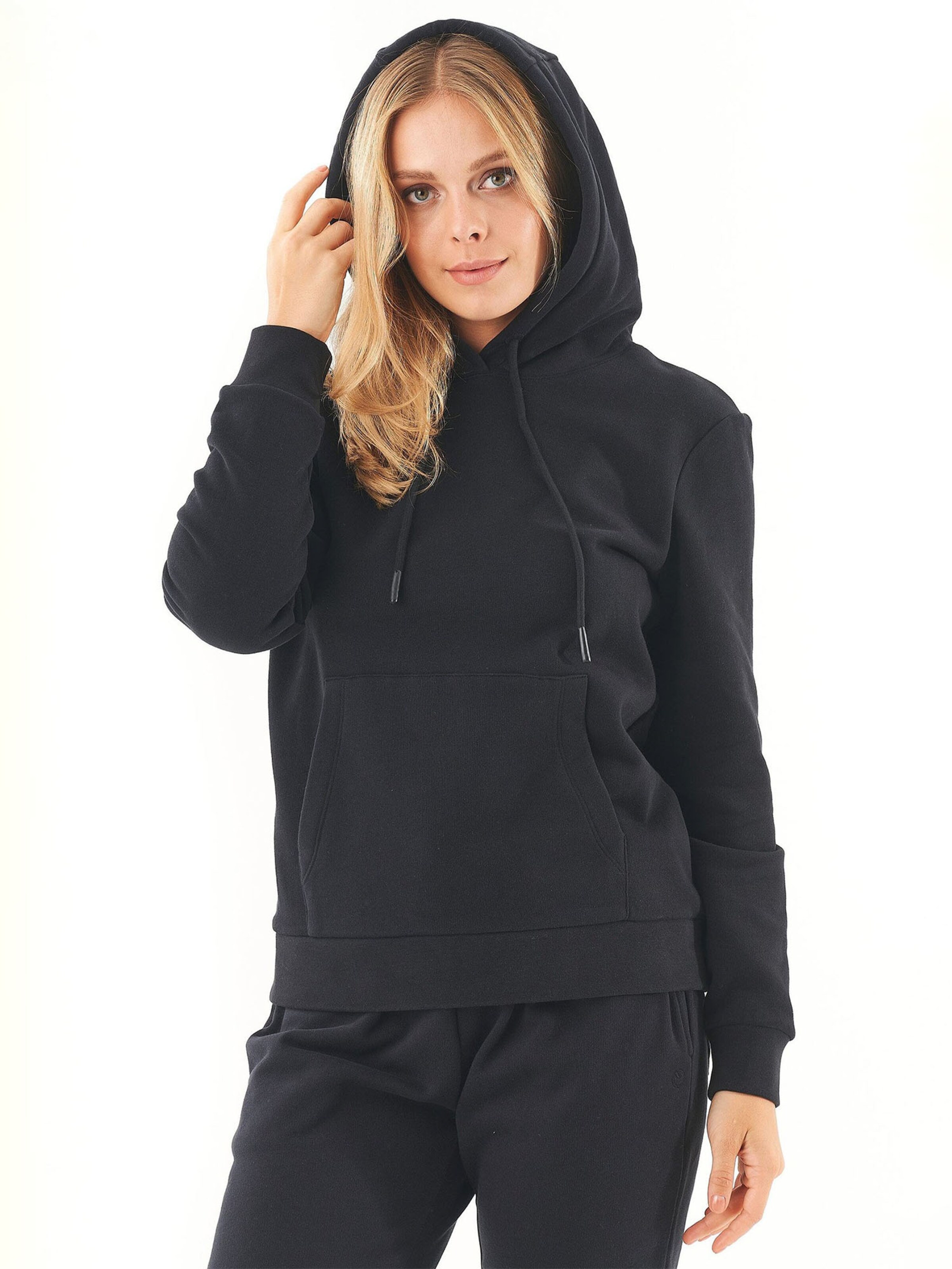 Organication Sweatshirt in Black