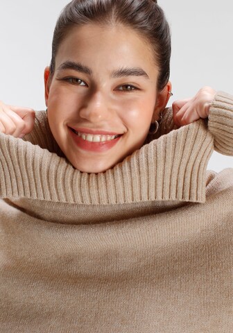 TAMARIS Sweater in Beige