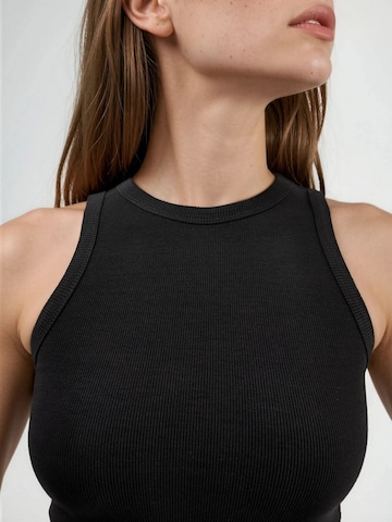 Top di Busem in nero