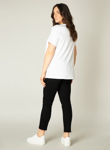 BASE LEVEL CURVY T-Shirt 'Alba' in Weiß