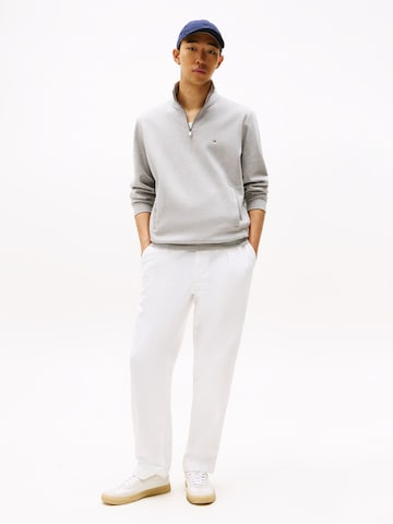 TOMMY HILFIGER Свитшот 'Essential' в Серый