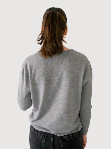 WEARABLE STORIES Pullover 'Ginny' i grå