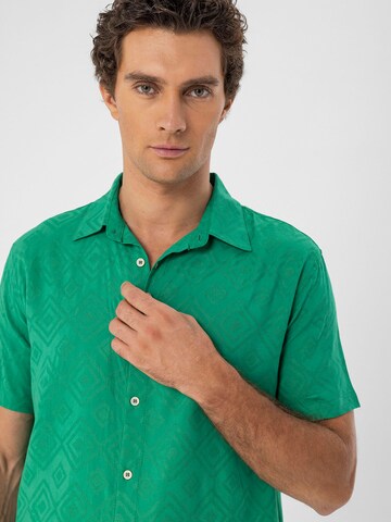 Antioch Regular fit Button Up Shirt in Green