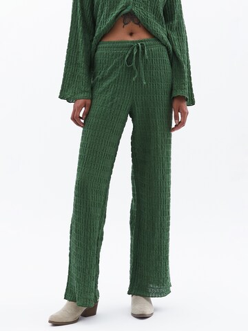 OXXO Wide leg Trousers in Green: front