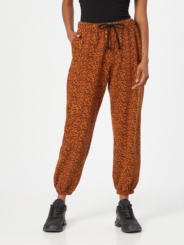 LEVI'S ® Tapered Broek 'Laundry Day Sweatpant' in Oranje: voorkant