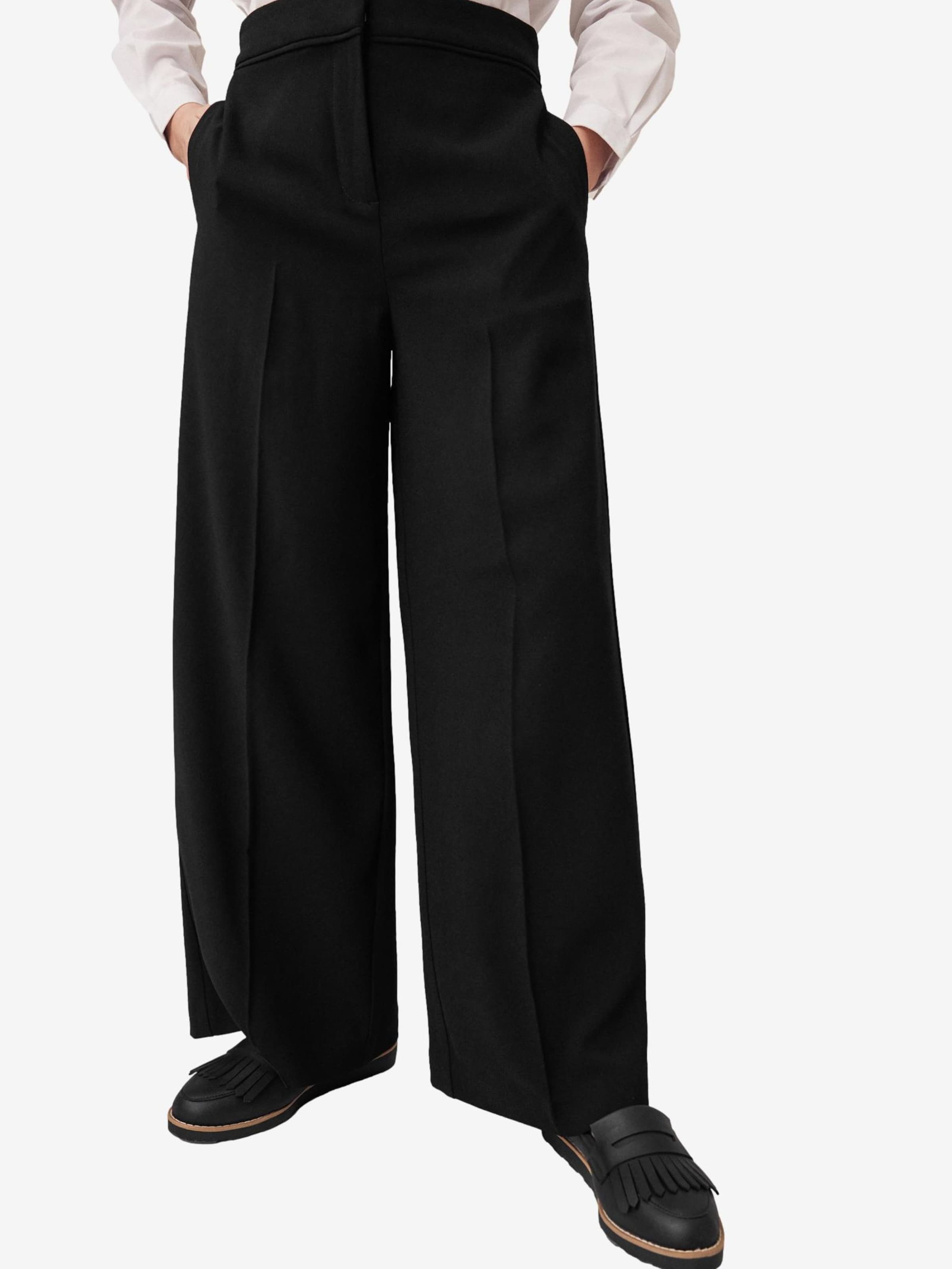 Next Loosefit Hose in Schwarz: Vorderseite