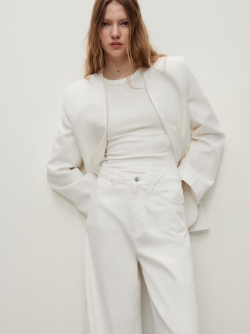 MANGO Wide Leg Jeans 'CALLY' i hvid