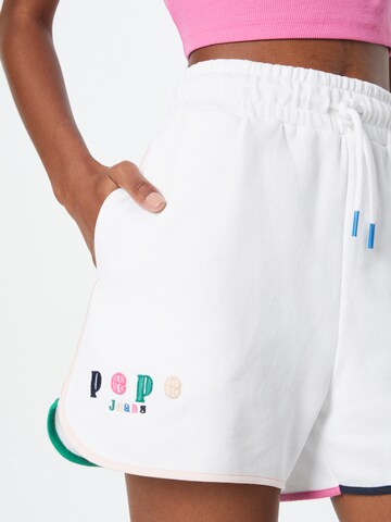 Pepe Jeans تقليدي سراويل 'PEG' بلون أبيض