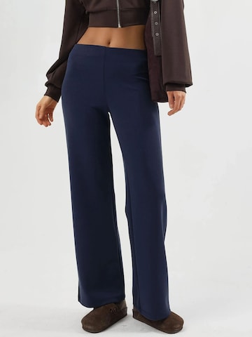 Busem Regular Broek in Blauw: voorkant