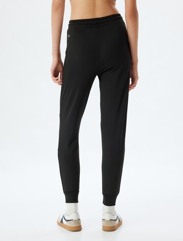 Koton Tapered Broek in Zwart