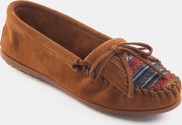 Minnetonka Moccasin 'Kilty' in Brown