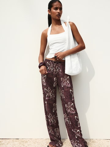 Pull&Bear Szeroka nogawka Spodnie 'HIBISCUS' w kolorze fioletowy