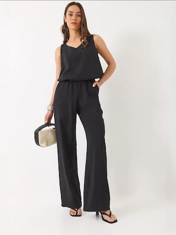 Completo pantalone di Bianco Lucci in nero