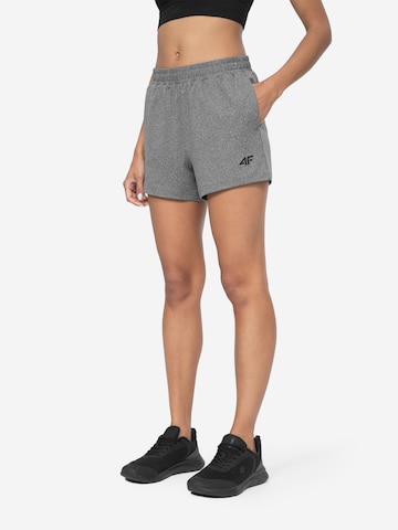 Regular Pantalon de sport 4F en gris : devant