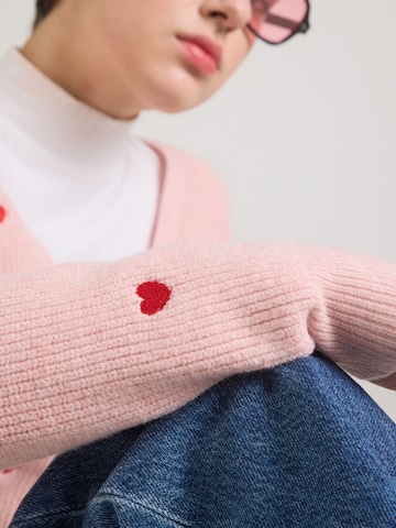 Cardigan 'Lana' ABOUT YOU en rose