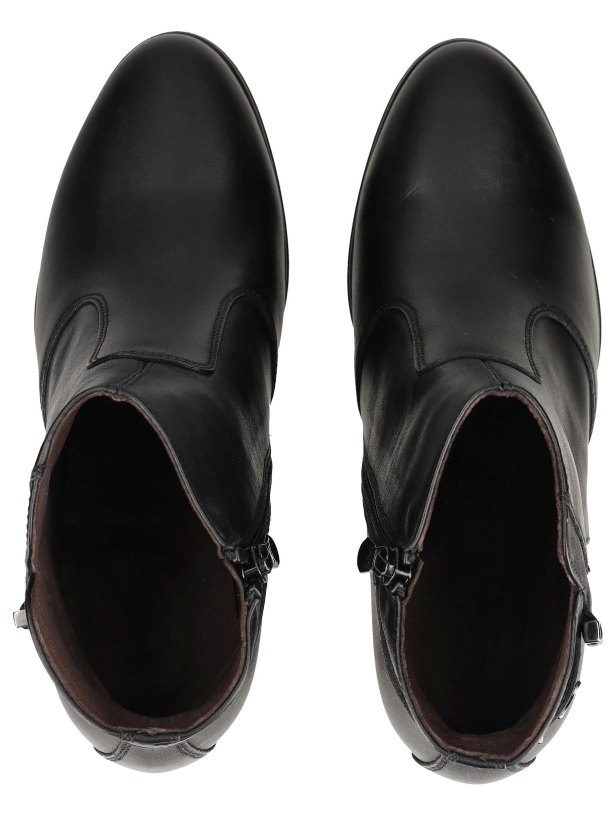 Nero Giardini Ankle Boots in Black