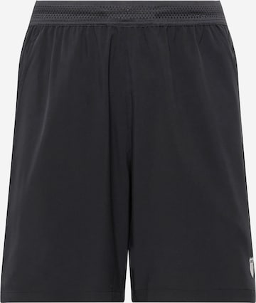 K-Swiss Performance Regular Shorts in Schwarz: predná strana