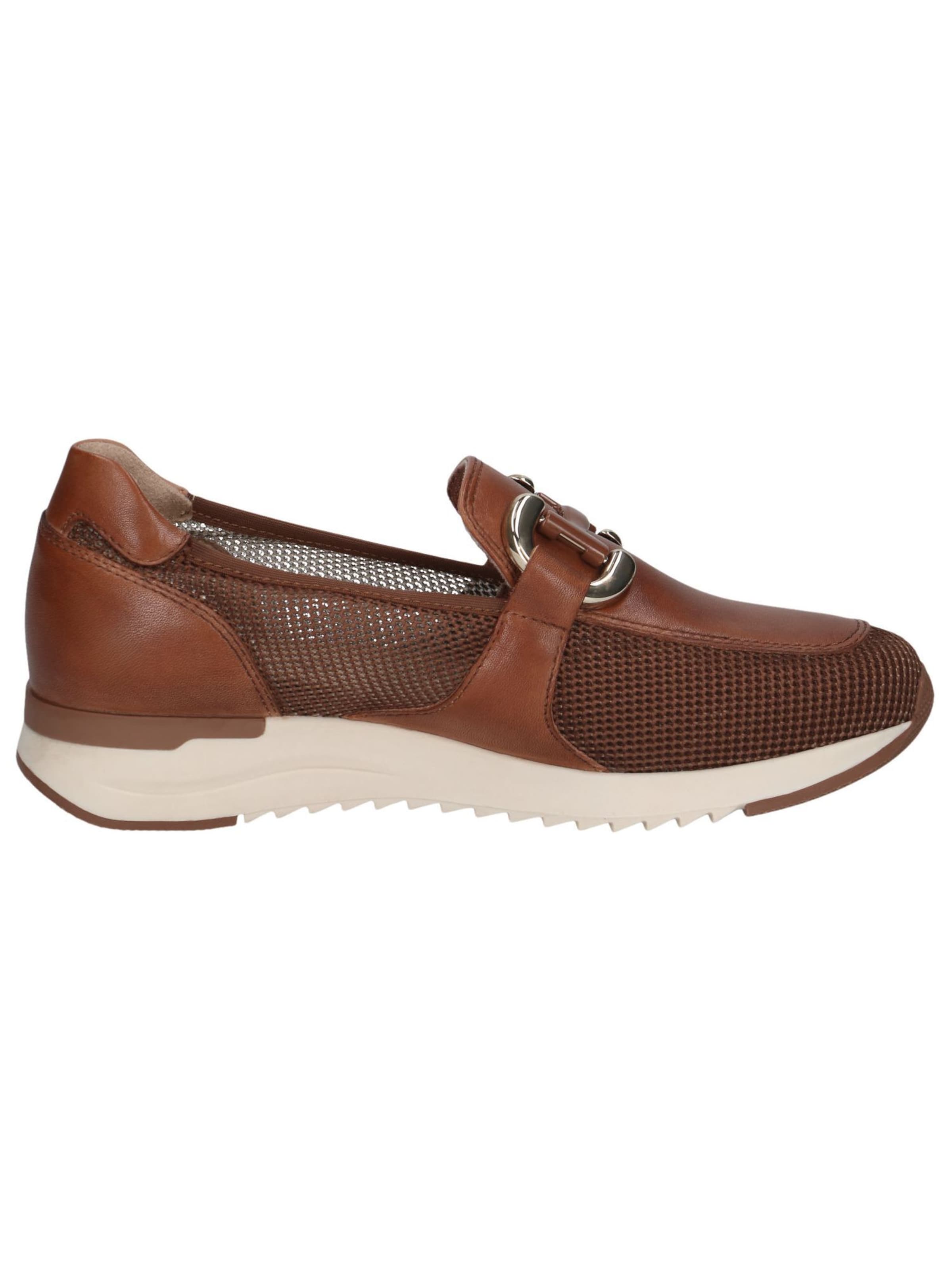 CAPRICE Classic Flats in Brown