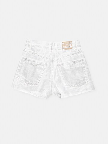 Pull&Bear Regular Shorts in Silber