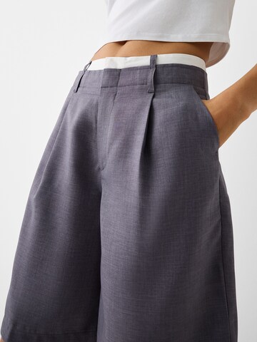 Bershka Loose fit Pleat-Front Pants in Grey