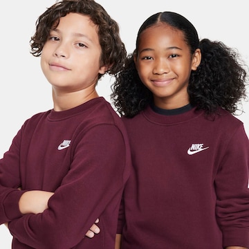 Nike Sportswear - Sweatshirt 'Club Fleece' em vermelho