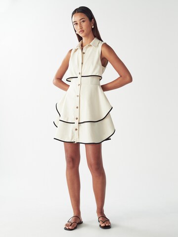 Willa - Vestidos camiseiros em bege: frente