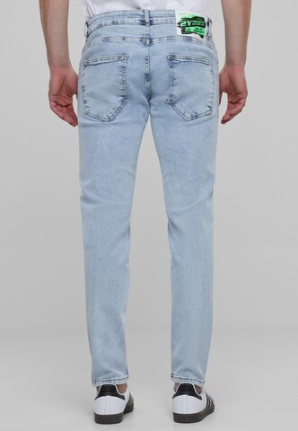 2Y Premium Tapered Jeans in Blau