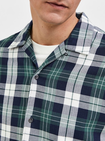 SELECTED HOMME - Ajuste regular Camisa 'RESS' en verde