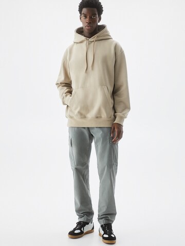 Pull&Bear Regular Карго панталон в сиво