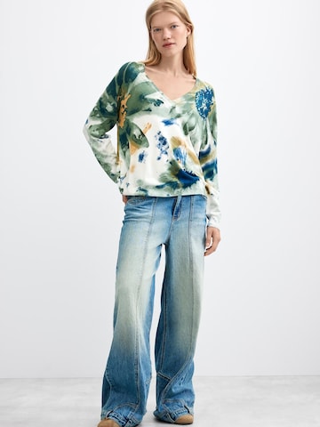 Pulover de la Desigual pe alb