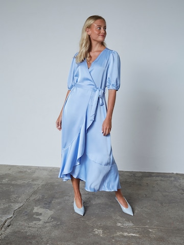 Robe 'GIVLA' SISTERS POINT en bleu : devant