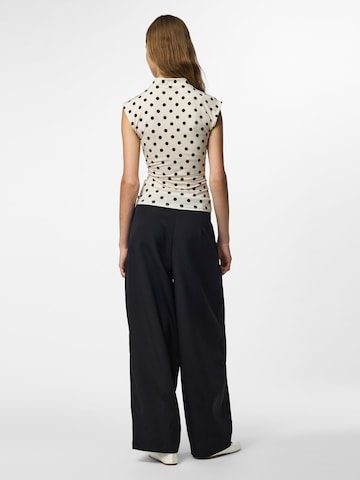 Maglietta 'JASMINA' di PIECES in beige