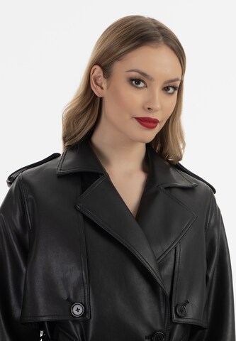 faina Jacke in Schwarz