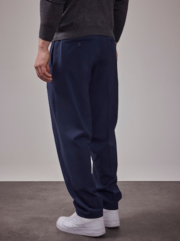 DAN FOX APPAREL Обычный Плиссированные брюки 'The Essential' в Синий