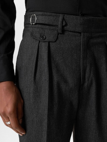Tapered Pantaloni con pieghe di Antioch in grigio
