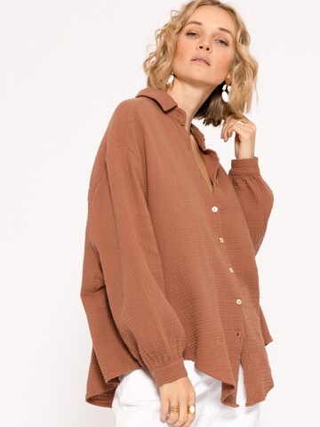 SASSYCLASSY Bluse in Braun: Vorderseite