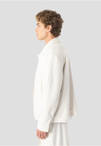 Comfort fit Camicia di Elias Rumelis in bianco