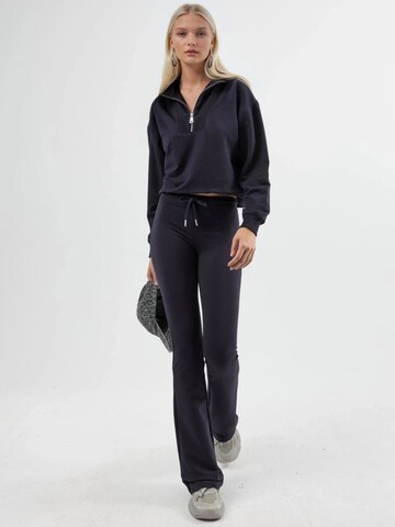 Flared Pantaloni di Busem in blu