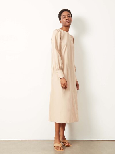 Rochie 'Caster' Aligne pe bej, Vizualizare model