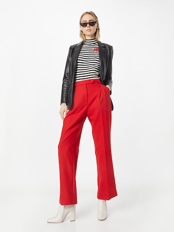 Designers Remix regular Παντελόνι πλισέ 'Derby' σε κόκκινο