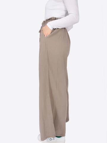Seasons of April Wide leg Broek 'Liska' in Bruin