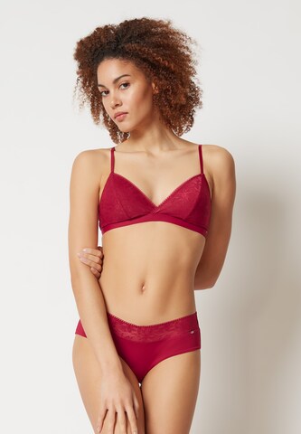 Skiny Triangle Bra in Red