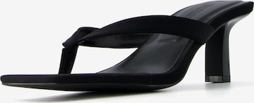 Sandalo di Bershka in nero: frontale