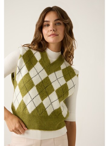 MORE & MORE Sweater in Green