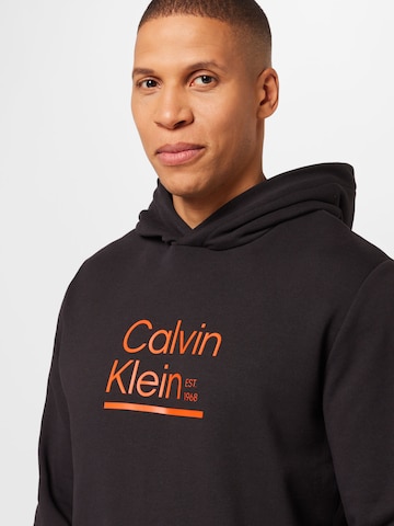 Calvin Klein Sweatshirt i svart