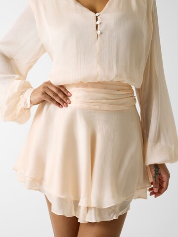 GUESS Kleid in Beige